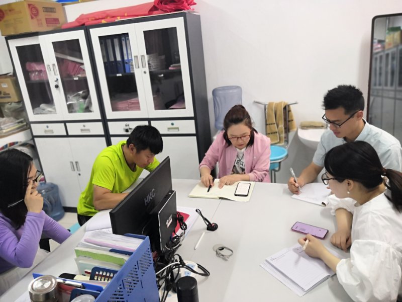 小组讨论课题的有关事宜